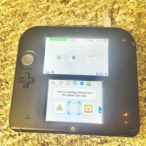 Nintendo 2ds, 13 games included as well as 2 chargers. Open to offers
